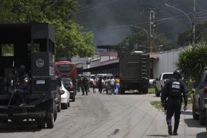 Aseguran que entre 400 y 500 reclusos se escaparon de Tocorón junto al “Niño” Guerrero (+Video)