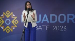 Candidata correísta Luisa González denuncia plan de atentado