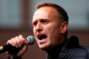 Castigan a Navalni con doce meses en celda especial tras rechazar el recurso a su condena - AlbertoNews