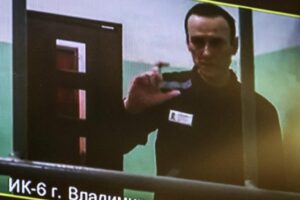 Castigan a Navalni con doce meses en una celda especial tras rechazar el recurso a su condena