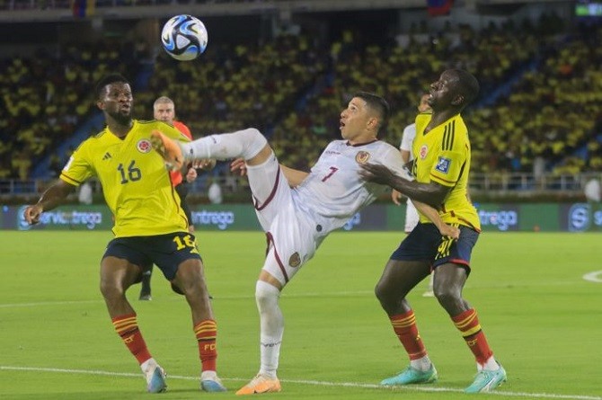 Colombia se impone a Venezuela por 1-0
