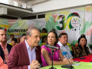 Convergencia anuncia su apoyo a María Corina Machado