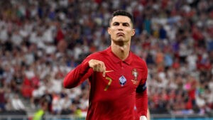 Cristiano Ronaldo: "Jugaré hasta que mis piernas digan 'se acabó'" - AlbertoNews