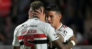 Críticas a James por errar penal con el que Sao Paulo salió de Copa Sudamericana