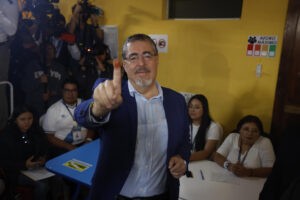 Cronología del cerco judicial al Movimiento Semilla de Bernardo Arévalo en Guatemala - AlbertoNews