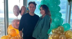Daniela Ospina celebró cumpleaños y 'baby shower' del hijo con Gabriel Coronel