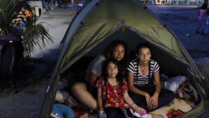 Darién: madre migrante busca llevar a su niña genio al país de las oportunidades - Otras Ciudades - Colombia