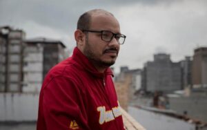 Defensor de DDHH Carlos Julio Rojas alertó que la Dgcim prepara una detención en su contra
