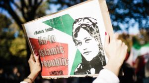 Detenido en Irán el padre de Masha Amini