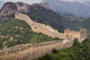 Dos detenidos en China por hacer un agujero con una excavadora en la Gran Muralla para hacer un atajo y no perder tanto tiempo en sus trayectos