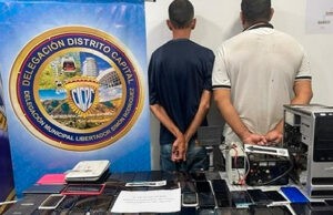 Dos detenidos por robo de teléfonos y cambio de seriales IMEI