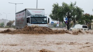 Dos muertos en Grecia por las inundaciones tras el fenmeno climtico ms extremo nunca registrado