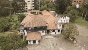 El Chicó, la casa de 1620 en Bogotá que expone una valiosa colección de arte colonial