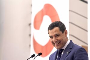 El PSOE acusa a Moreno de alentar un nuevo 'tamayazo' tras su llamada a la rebelión para que dejen gobernar a Feijóo