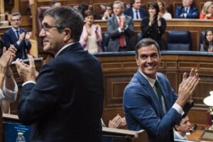 El PSOE cree que acertó con la elección de Puente porque "descolocó" a Feijóo