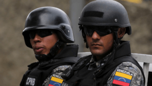 El País: La crisis económica impulsa el éxodo de policías en Venezuela