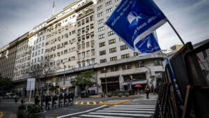 El fantasma del negacionismo sobre la dictadura se instala en la campaña electoral argentina