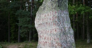 El origen de las runas, los símbolos vikingos más famosos
