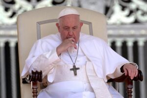 El papa Francisco pide proteger la “dignidad humana” ante el “fenómeno migratorio”