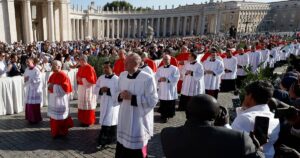 El papa Francisco presidió la ceremonia de ordenación de los nuevos 21 cardenales: hay tres argentinos, un colombiano y un venezolano