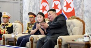 El régimen de Corea del Norte organizó un desfile paramilitar con los representantes de China y Rusia como invitados de honor
