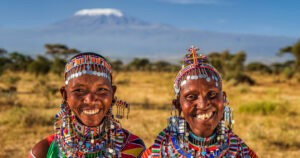 El secreto de los masai para tener una sonrisa perfecta sin cepillarse los dientes