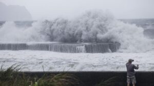 El tifón 'Haikui' amenaza a Taiwán