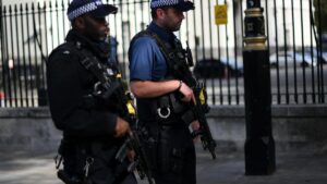 El uso indebido de las cámaras de los agentes sacude a la policía británica