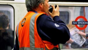 Empleados de 14 empresas secundan la huelga de trenes en el Reino unido