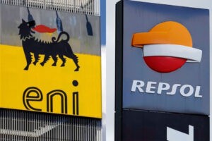 Eni y Repsol envían 260.000 barriles de nafta a Pdvsa para paliar crisis de combustible