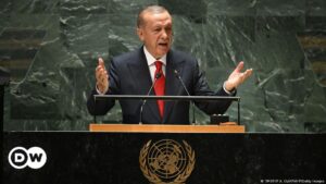 Erdogan protesta por uso de "los colores LGBT" en la ONU – DW – 22/09/2023