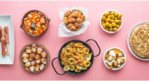 Estos son los platos más típicos de la cocina española, según ChatGPT ¿la tortilla con o sin cebolla?