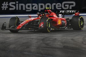 F1: Leccin de sangre fra de Carlos Sainz para una magistral victoria en Marina Bay