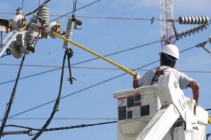 Fallas eléctricas de últimas horas se deben a caída de línea de 765Kv en Guayana