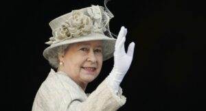 Foto de Isabel II antes de su muerte dejó varias inquietudes por color de mano