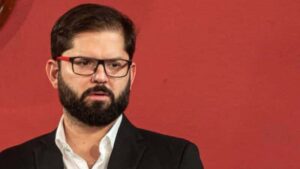 Gabriel Boric denuncia amenazas de la ultraderecha contra él y su familia - AlbertoNews