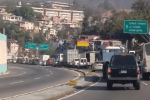 Gobernador chavista de Vargas dijo que desarrollarán medidas de seguridad vial tras trágico accidente que dejó cinco muertos y nueve heridos