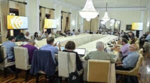Gobierno de Colombia y ELN cierran en Caracas diálogos