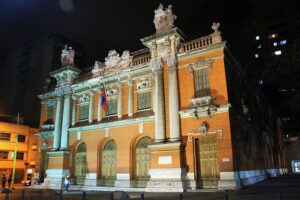 Gobierno de Venezuela nombra “Teatro Nacional Román Chalbaud”, como homenaje a la memoria del insigne dramaturgo - AlbertoNews