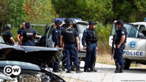 Hombres armados asaltan aldea en Kosovo y matan un policía – DW – 24/09/2023