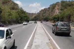 Hubo fluidez vehicular en la autopista Caracas La Guaira este domingo