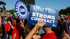 How long have past UAW strikes lasted?