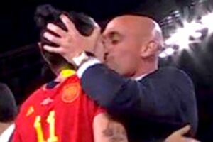 Jenni Hermoso denuncia a Luis Rubiales por el beso en la final del Mundial y la Fiscala anuncia una querella inminente