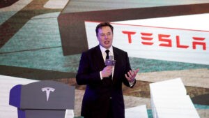 Juez autoriza pago de 41 millones de dólares a perjudicados por tuits de Musk sobre Tesla - AlbertoNews