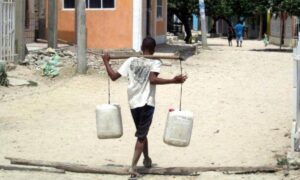 Juez ordena garantizar suministro de agua potable y saneamiento básico a caño del oro - Otras Ciudades - Colombia