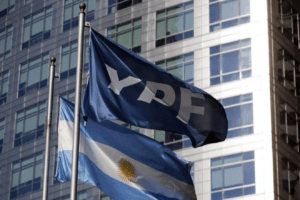 Jueza de EEUU condena a Argentina a pagar hasta $16.000 millones por expropiación de YPF |