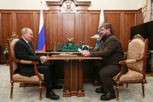 La Inteligencia militar de Ucrania asegura que el lder checheno Kadrov, aliado de Putin, est grave