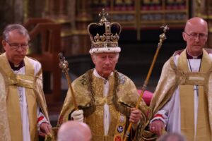 La familia real británica censuró partes de la coronación del rey Carlos III - AlbertoNews