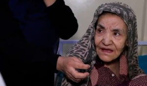 Liberan a una mujer encerrada por su hermano durante 25 aos en un habitculo sin luz en Kabul
