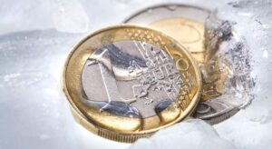 Los 'cortos' llevan al euro por debajo de los 1,06 dólares